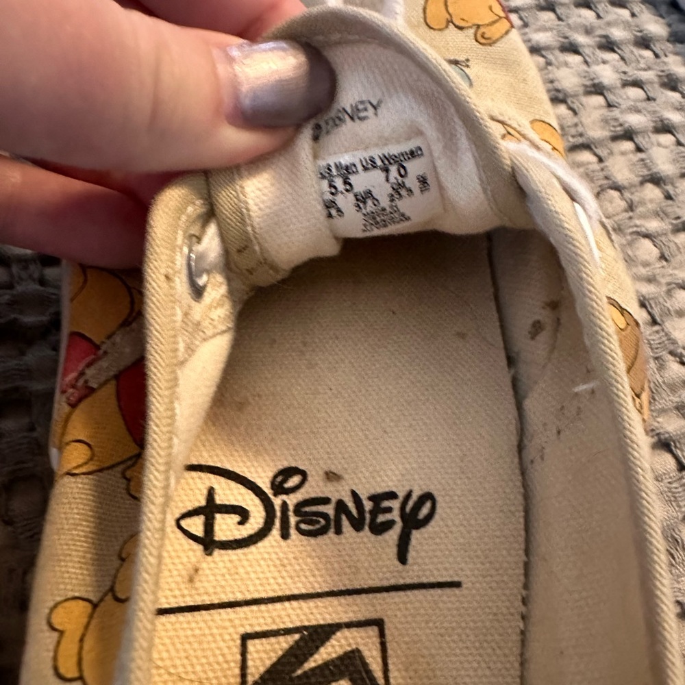 Vans Authentic Disney Winnie the Pooh - Picture 2 of 4